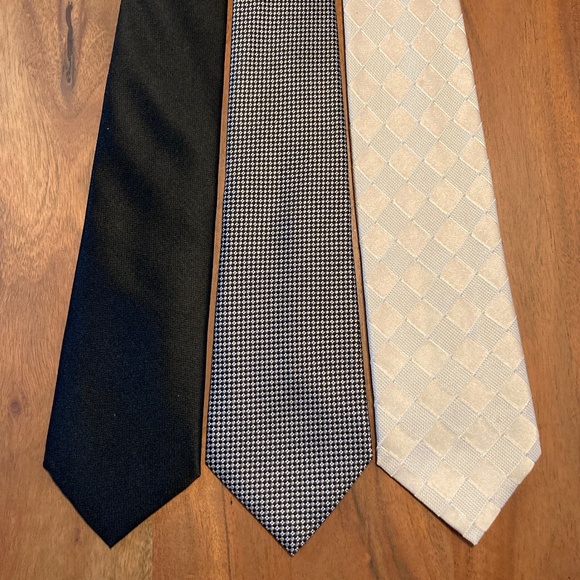 Silk Ties (Lot of 3) Calvin Klein, Jones New York, Van Heusen - Picture 1 of 6